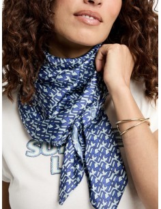 Pañuelo satén azul